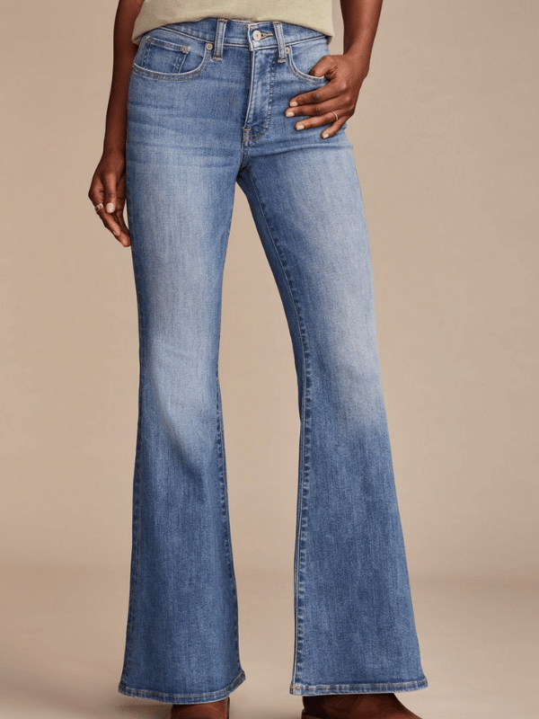 70's inspired flared jeans in lighter blue